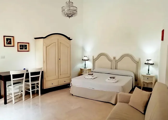 Palazzo Cavoti 4* 加拉蒂纳
